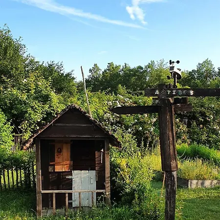 Le Sechoir De Valadon * Aillas